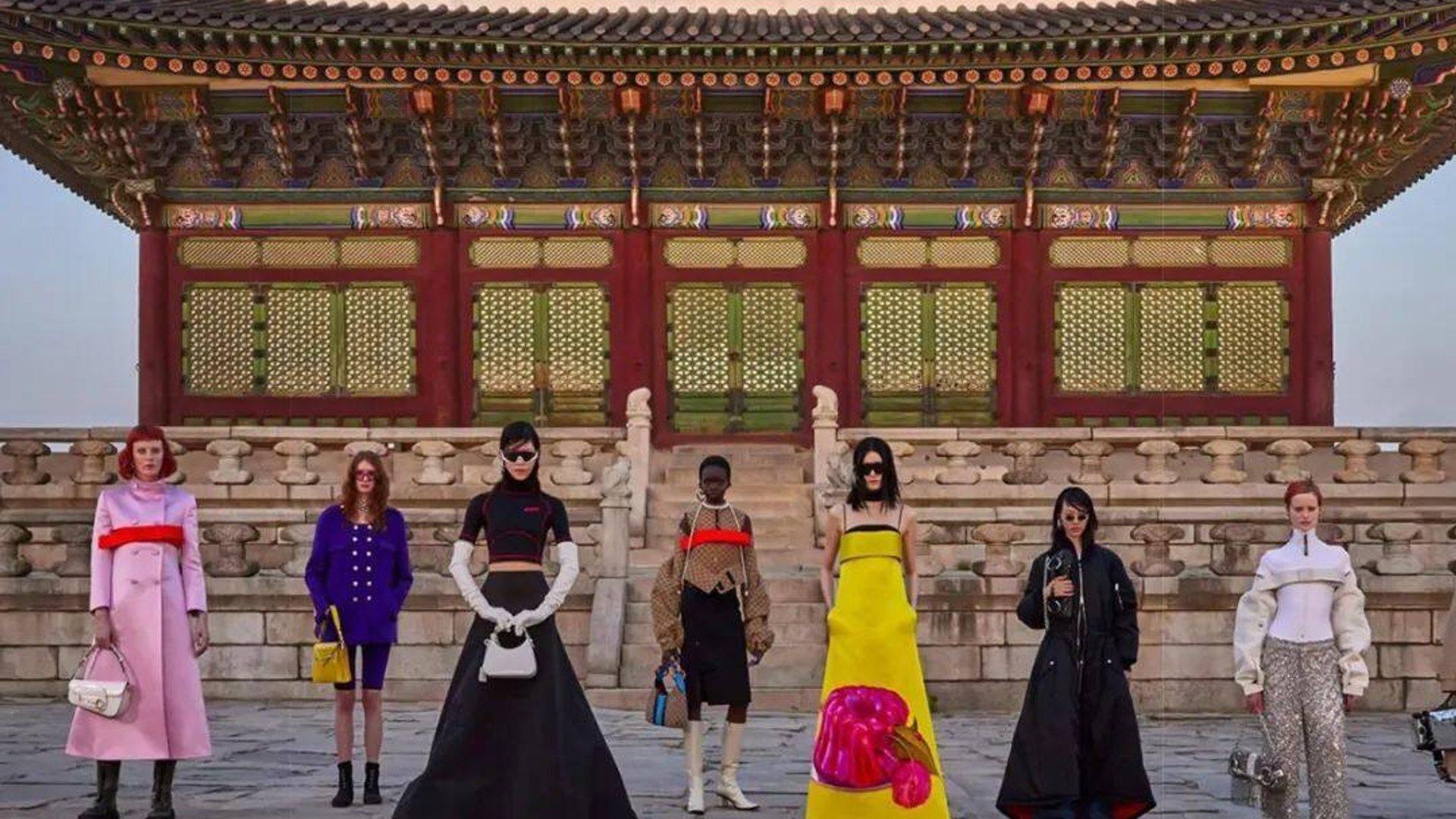 From the South Korea "Amazon" acquisition Farfetch, see South Korea luxury e-commerce prospects?