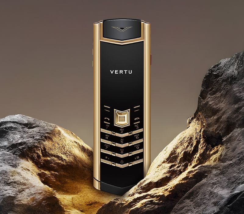 Protecting the Beauty of Dunhuang: VERTU Signature V Tangka Series, Letting History and Luxury Travel Together