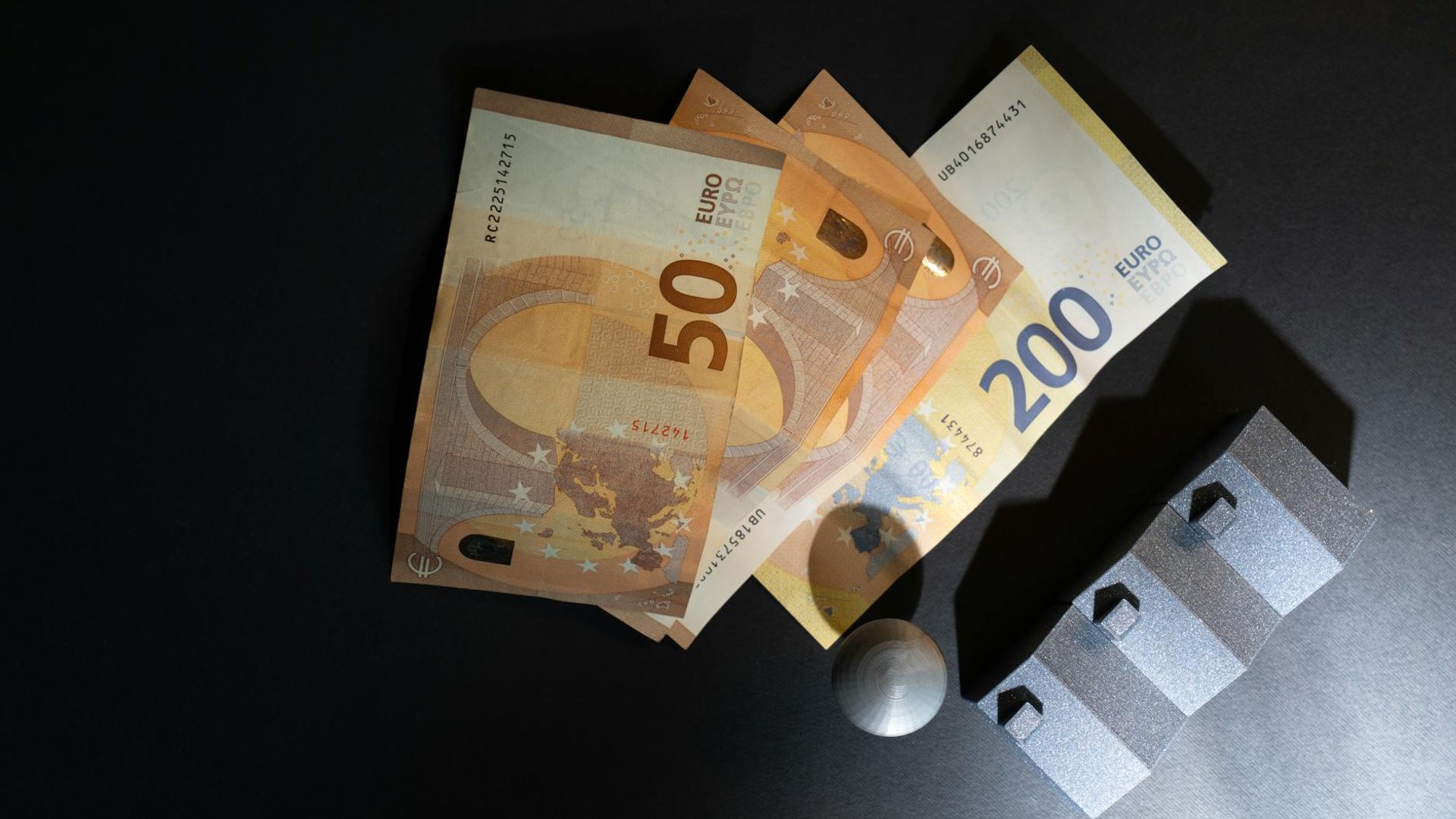 Top 5 Luxury Hearables Brands Poised for Investment Growth in 2025