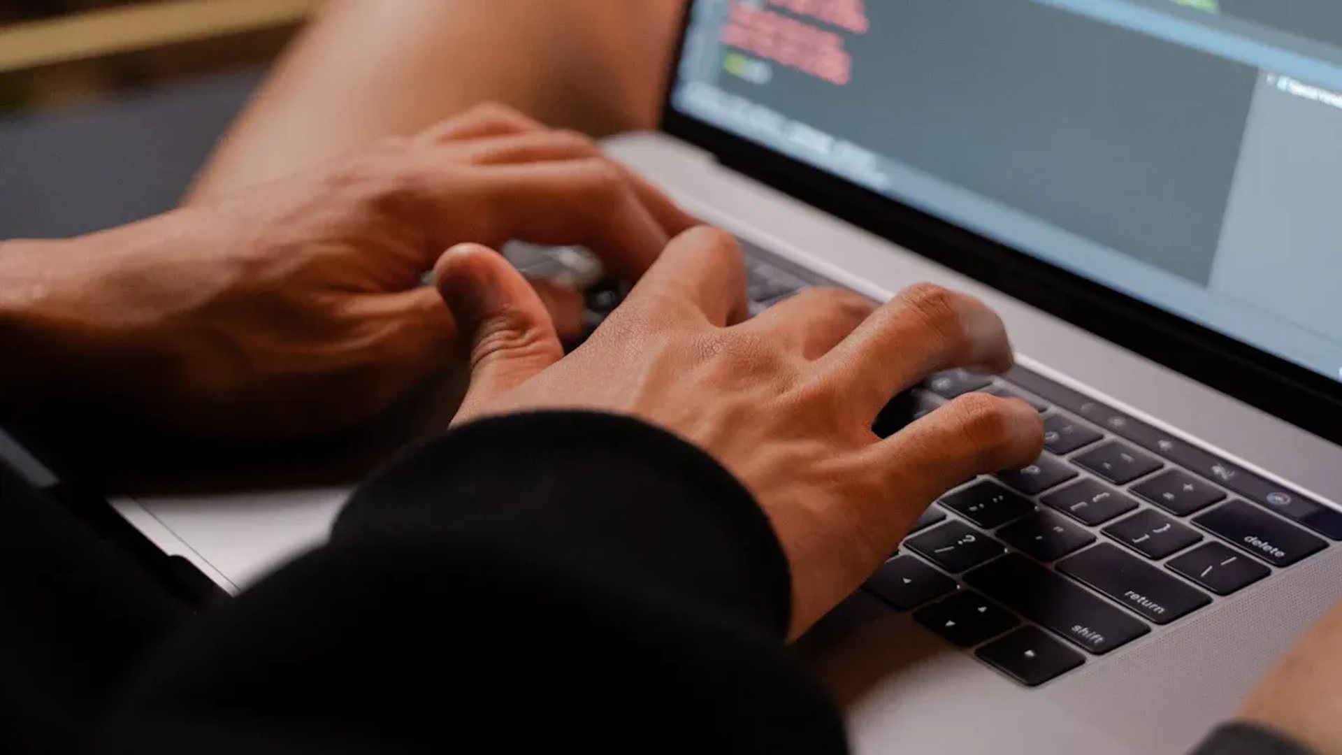 Essential Tips to Boost Your Coding Skills Using AI Tutors