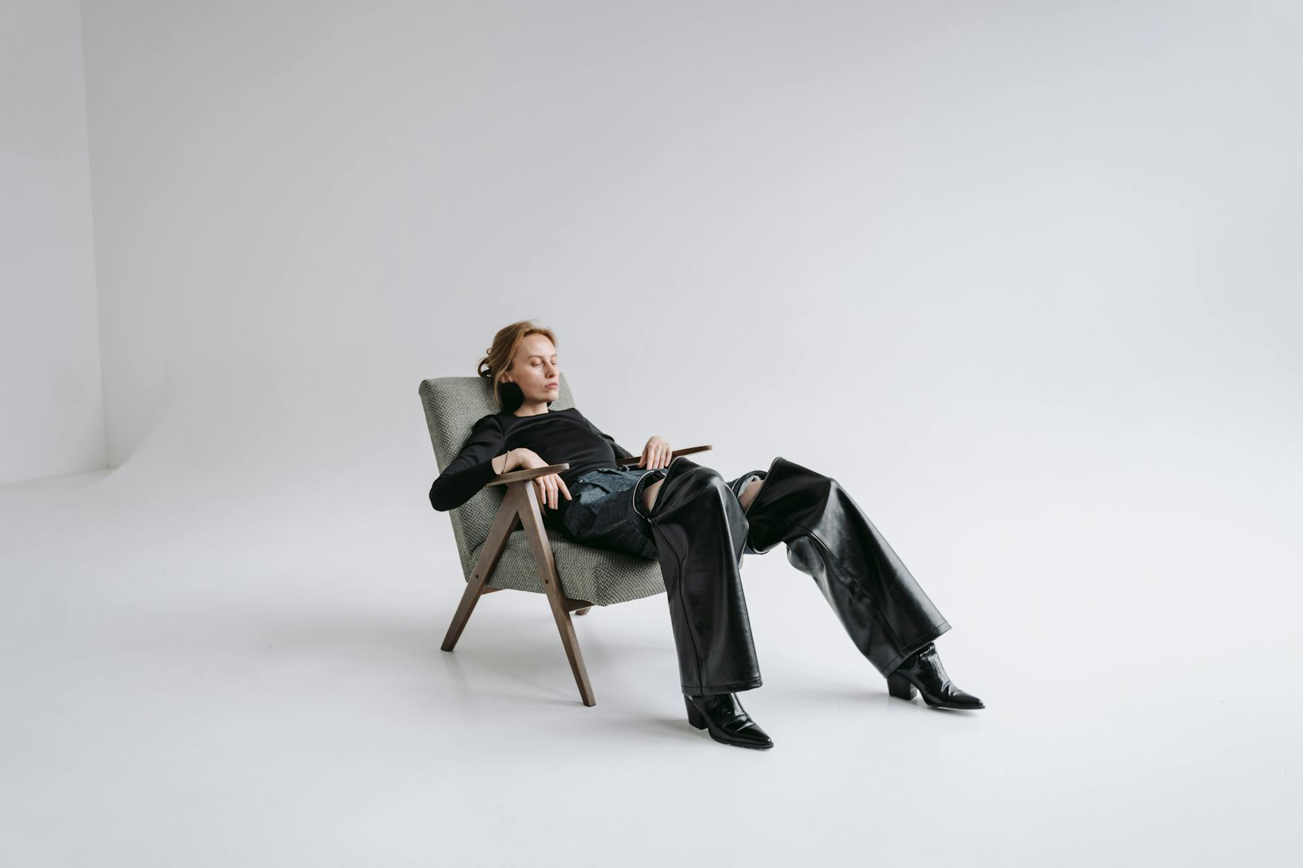 Case Study How an Online Boutique Boosted Sales with AI Clothes Editor