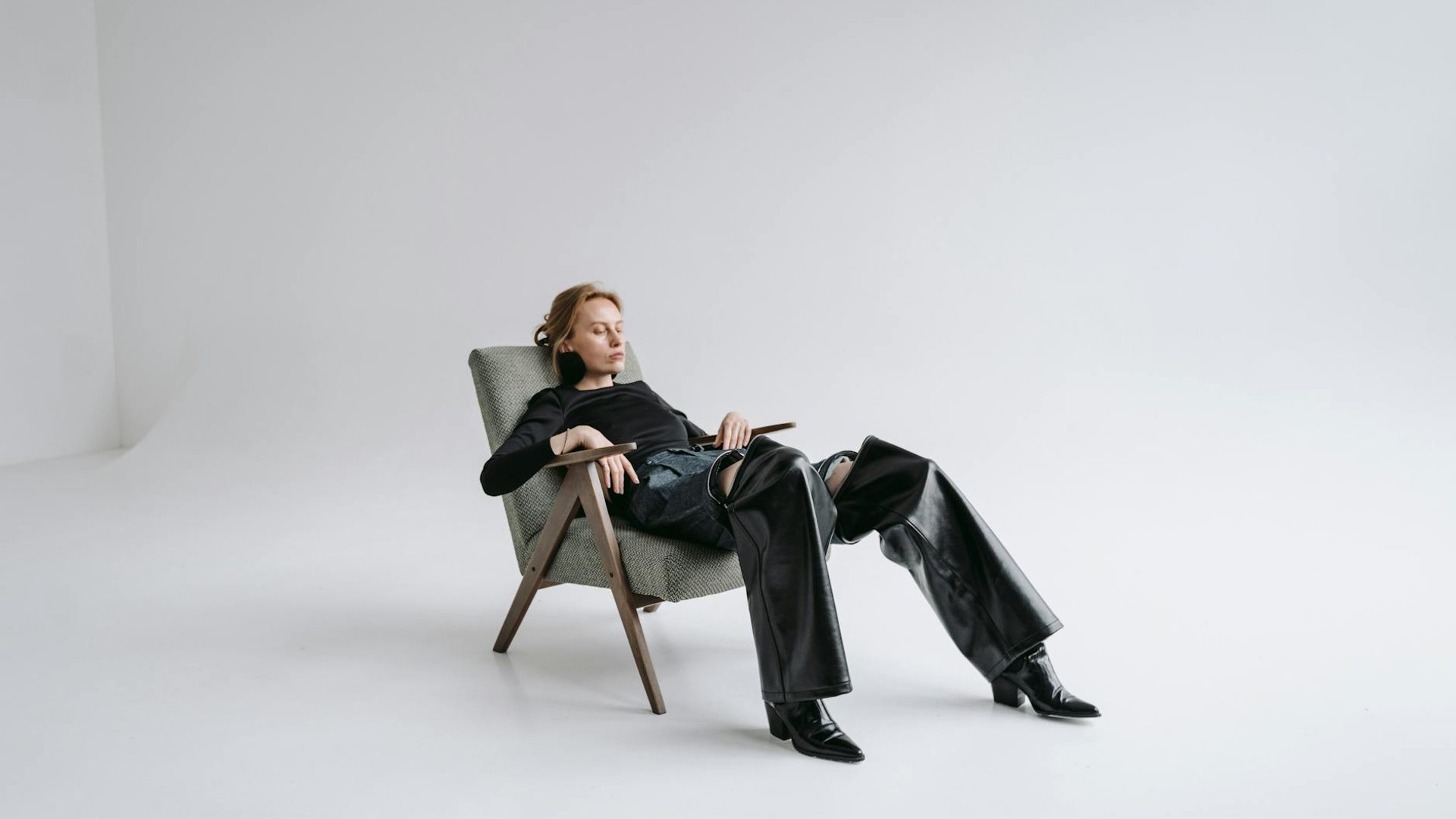 Case Study How an Online Boutique Boosted Sales with AI Clothes Editor