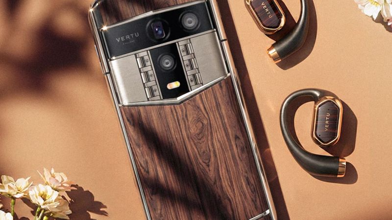 VERTU PHANTOM EARBUDS Review and Specifications: Worth It? — craftsmanship detail