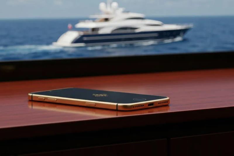 The Ultimate 7 Old Money Luxury Phone Brands Defining Quiet Luxury in 2026