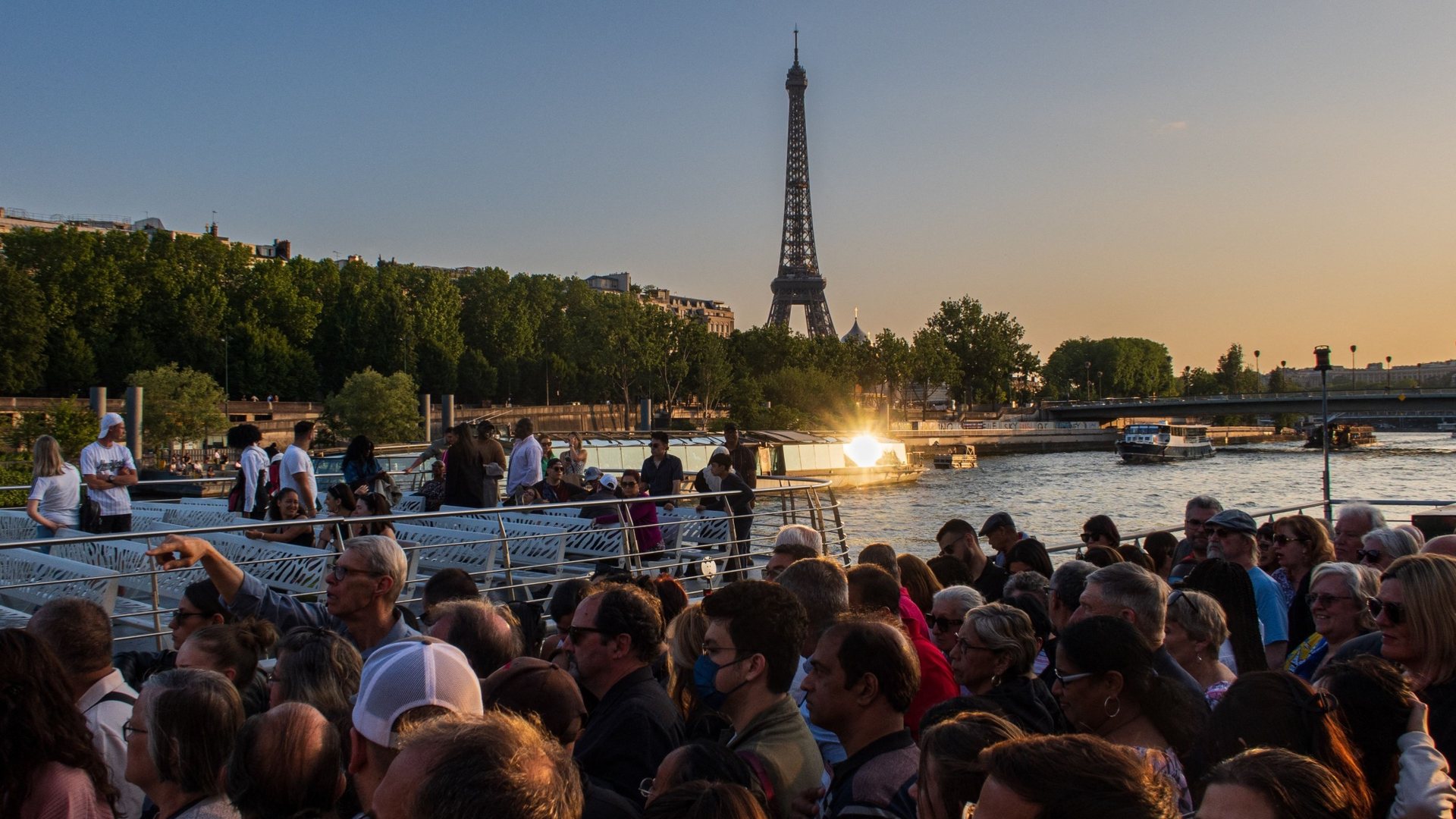 Olympic fever sparks Paris: tourism revenue soars