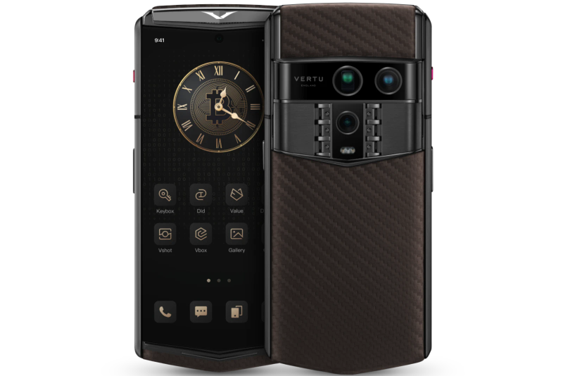 VERTU Agent Q Carbon-Pattern Calfskin Edition: Italian Craftsmanship Meets Carbon Fiber Aesthetic