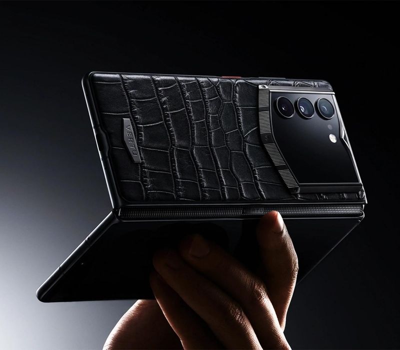 Why Are Foldable Phones So Expensive? The Main Cost Drivers