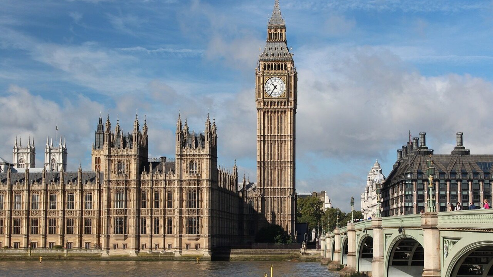 Financial Times-UK urged to use strength in services to tackle stagnation