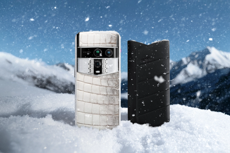 New Year, New Vision: Vertu Agent Q Now Includes Free Premium Leather Case Worth $800
