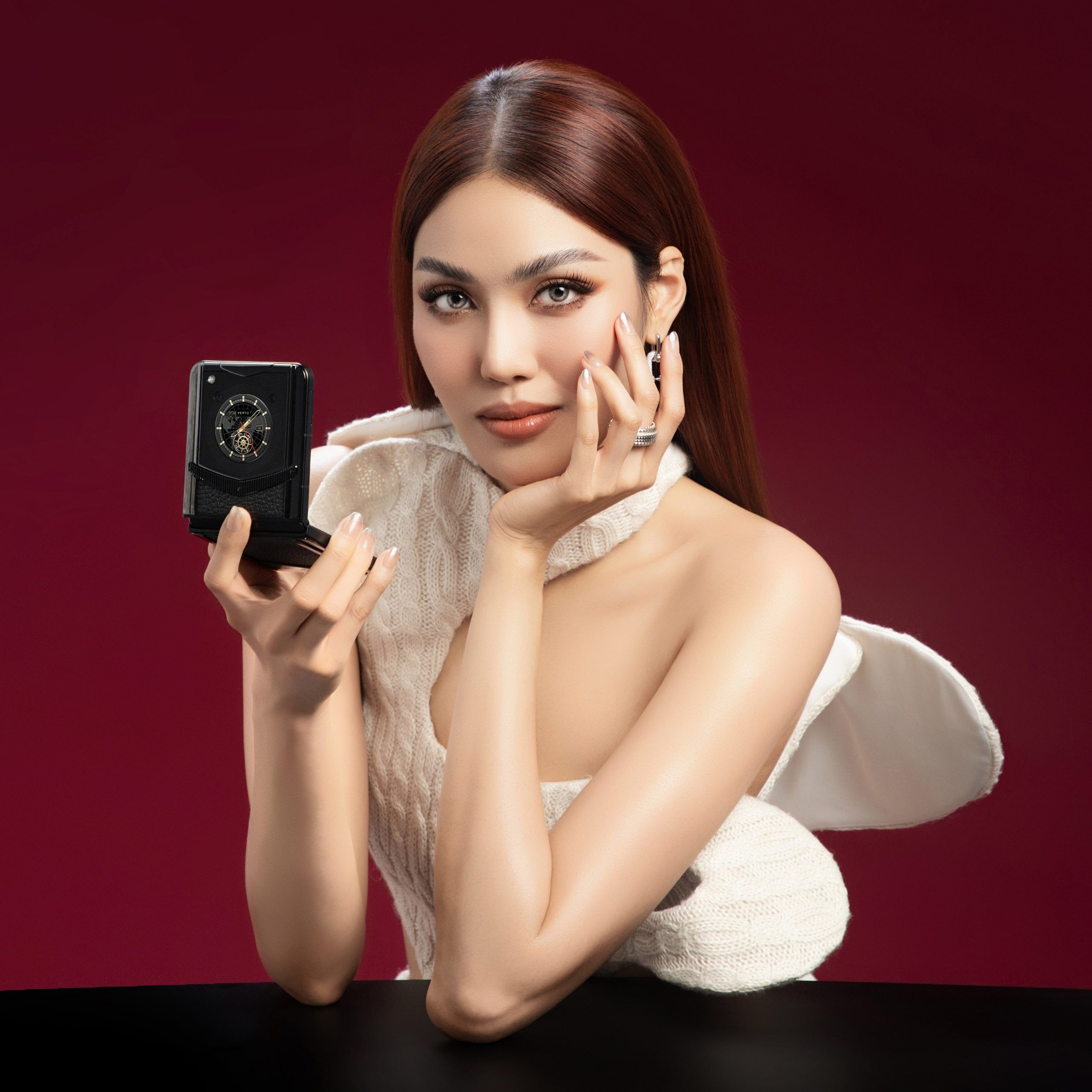 VERTU VIETNAM OFFICIALLY ANNOUNCES SUPERMODEL LAN KHUE AS 2025 BRAND AMBASSADOR
