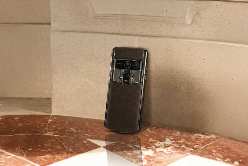 Agent Q Carbon-Pattern Calfskin vs. Vertu Alligator: A Luxury Material Showdown