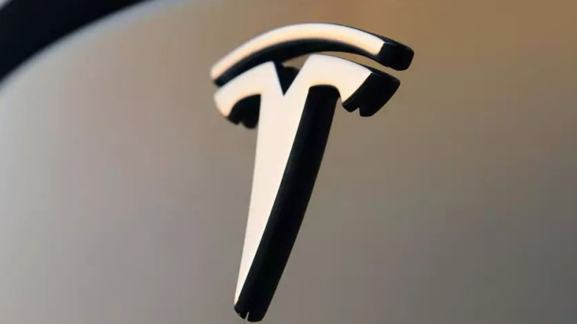 Financial Times-Tesla loses crown as world's top electric car maker to China's BYD