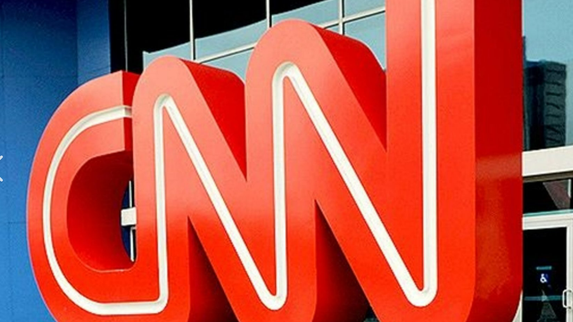 Financial Times-Former CNN boss Zucker accuses rival Telegraph contenders of ‘slinging mud’