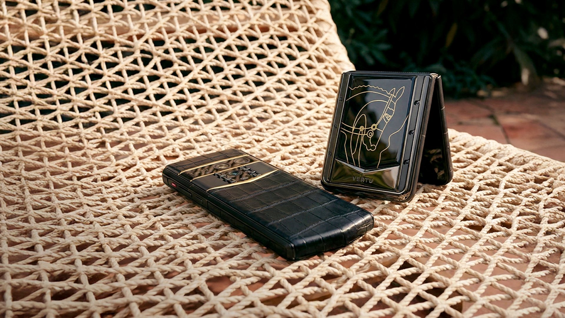 Top 7 Flip and Fold Phones for Your 2026 Buying Guide