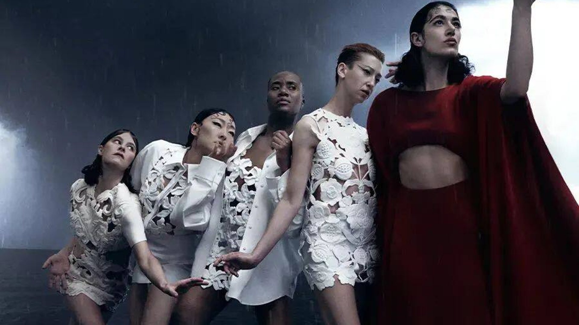Valentino again hand in hand "sleepless night" what new breakthrough?