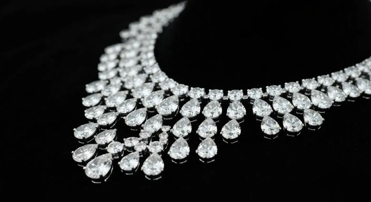 Top 7 Iconic Ultra Luxury Jewelry Brands and Their Signature Masterpieces