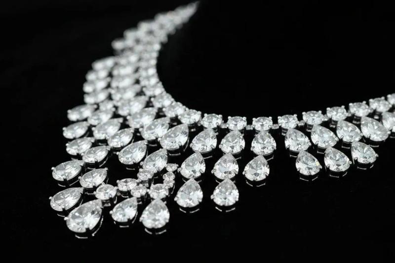 Top 7 Iconic Ultra Luxury Jewelry Brands and Their Signature Masterpieces