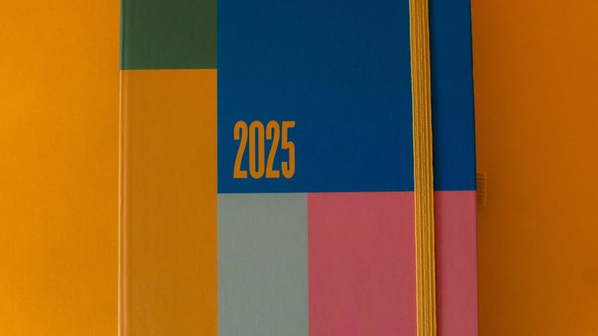 2025 New Year Gift Ideas for Employees: Boost Morale & Productivity