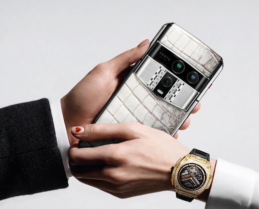 Elevate Your Valentine’s Gift: Exclusive VERTU Accessory Curation