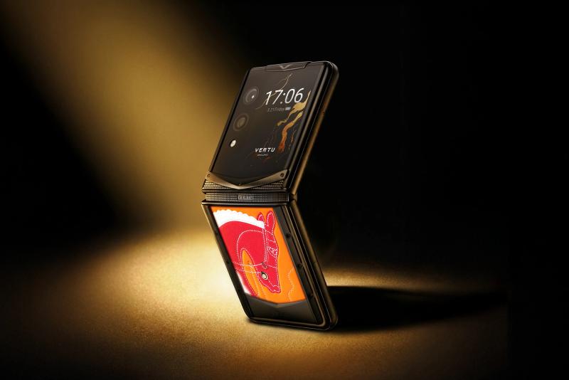 VERTU Quantum Flip Tricolor Horse: The Art of Leather Mastery