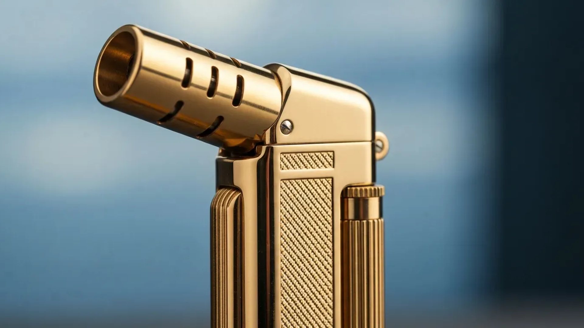 What Defines a Truly Luxurious Torch Lighter Experience