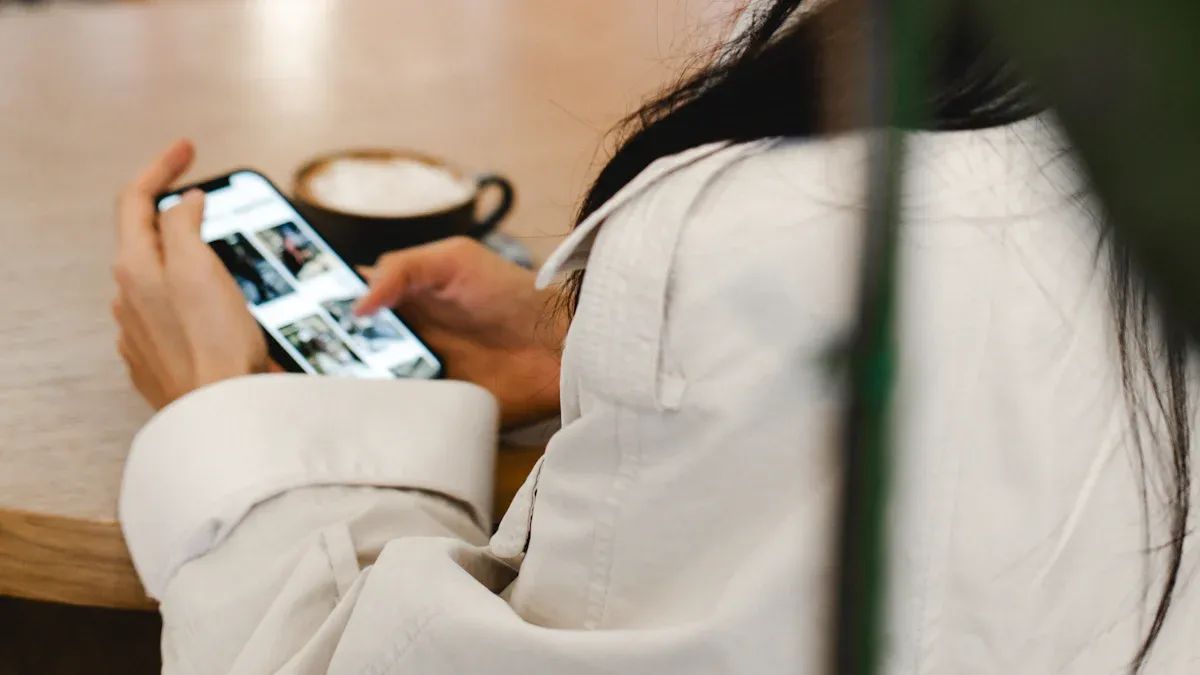 Best AI Phone Answering System for Restaurants in 2025