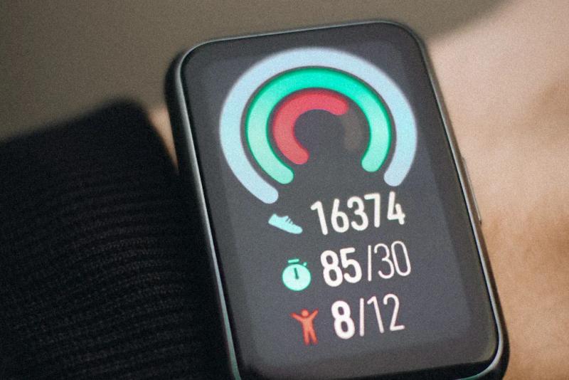 Is Oura or Ultrahuman Better for HRV Tracking in 2025