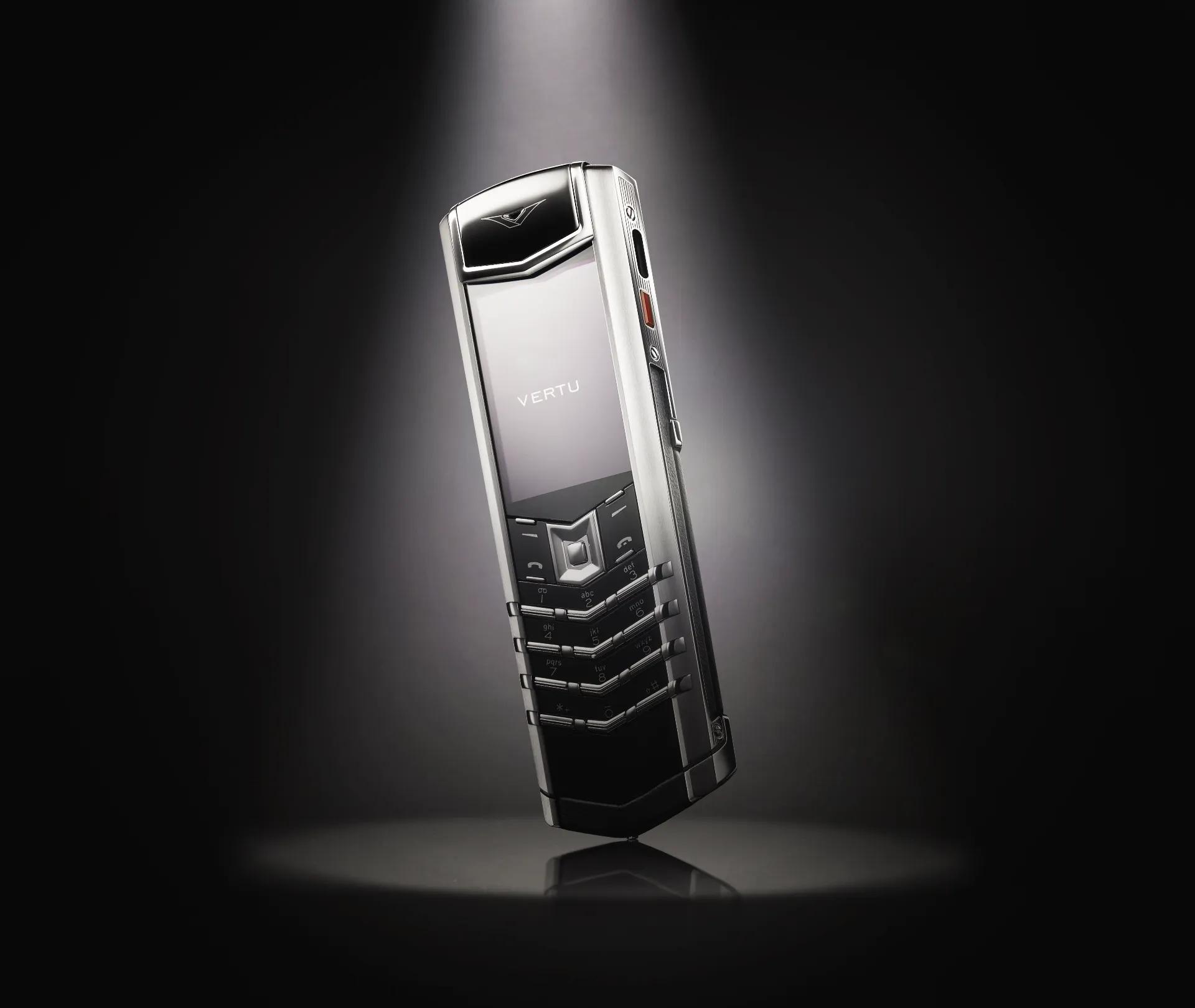 The Unwavering Icon: Why the Vertu Signature V is the Epitome of Luxury and Enduring Craftsmanship