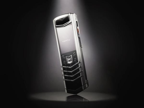 The Unwavering Icon: Why the Vertu Signature V is the Epitome of Luxury and Enduring Craftsmanship