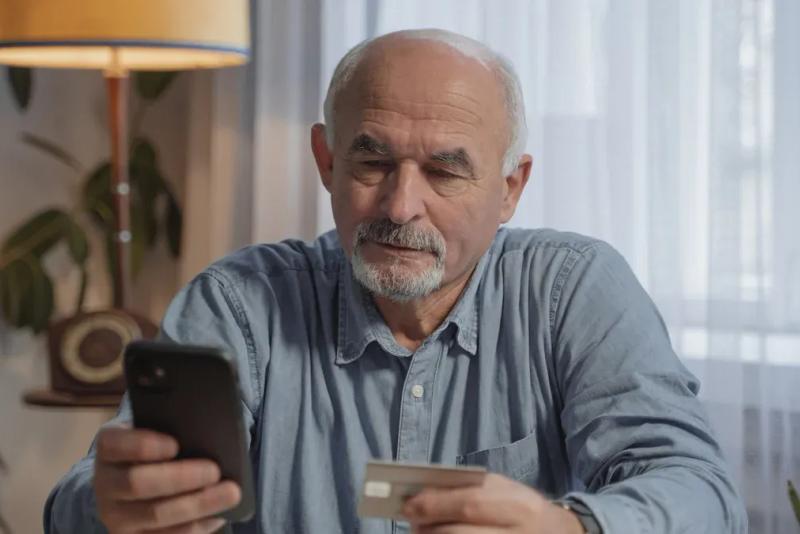 Best Phones for Seniors from Leading Brands