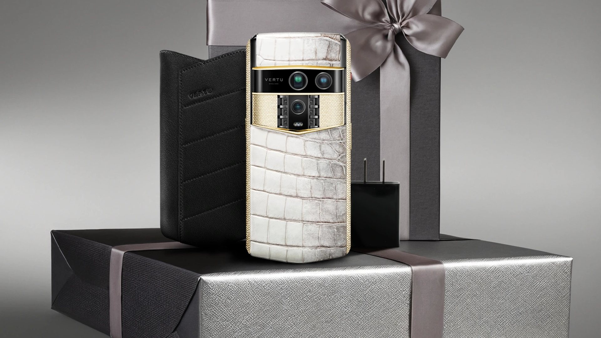 Agent Q vs iPhone 17 Pro Max: True AI Autonomy or Enhanced Voice Commands?