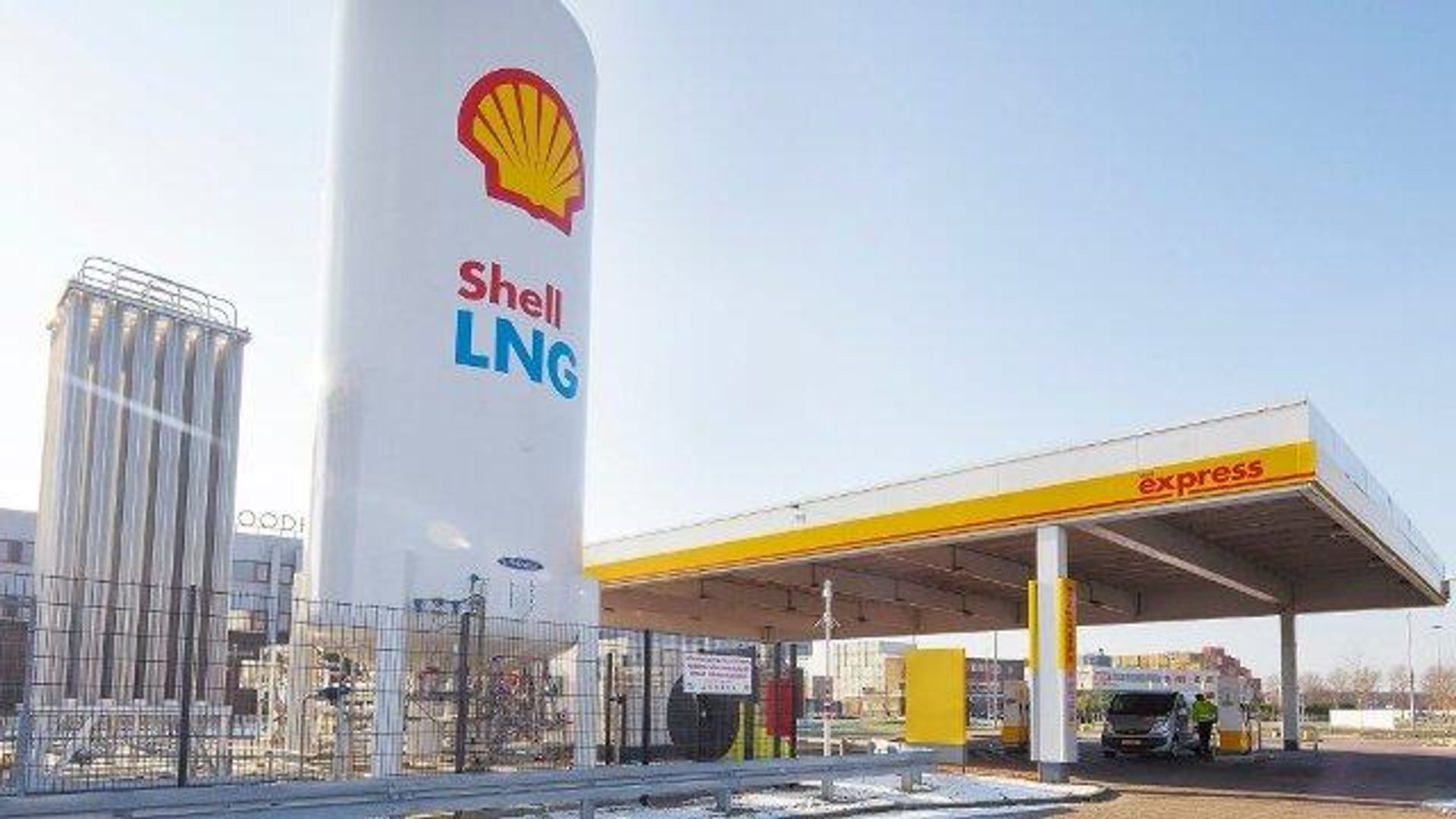 Financial Times--LNG push puts Shell's net zero plans in focus