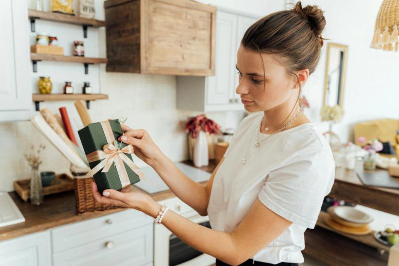 Home Gadgets vs. Travel: The Ultimate Premium Lifestyle Gift Dilemma This Christmas