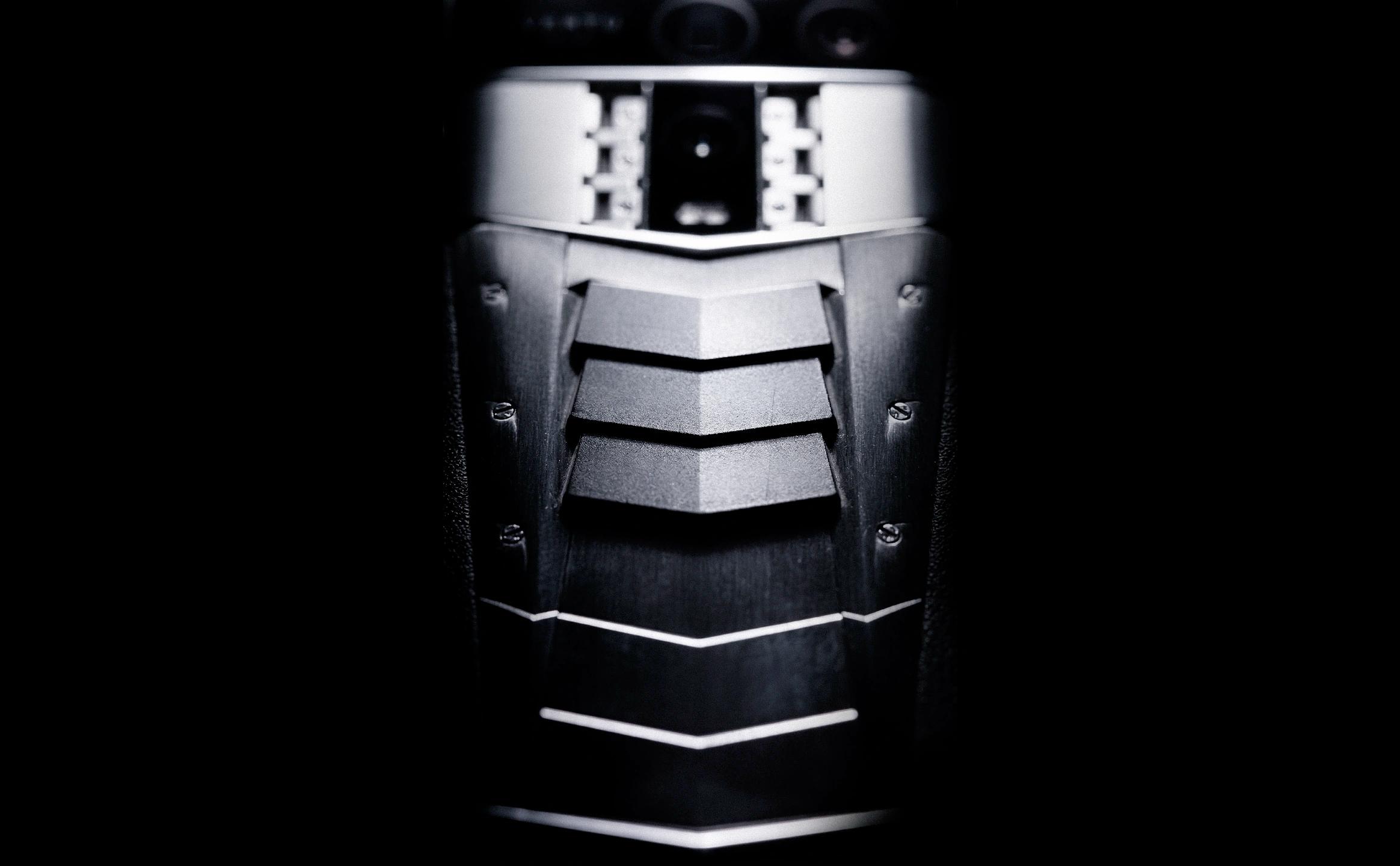 TITANIUM SKELETON. POWER IN THE PALM.