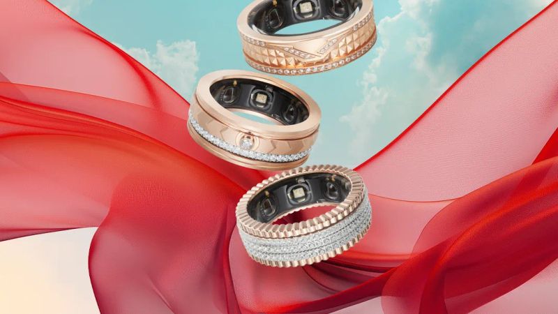 A close-up of the Vertu AI Diamond Ring on a person's finger.