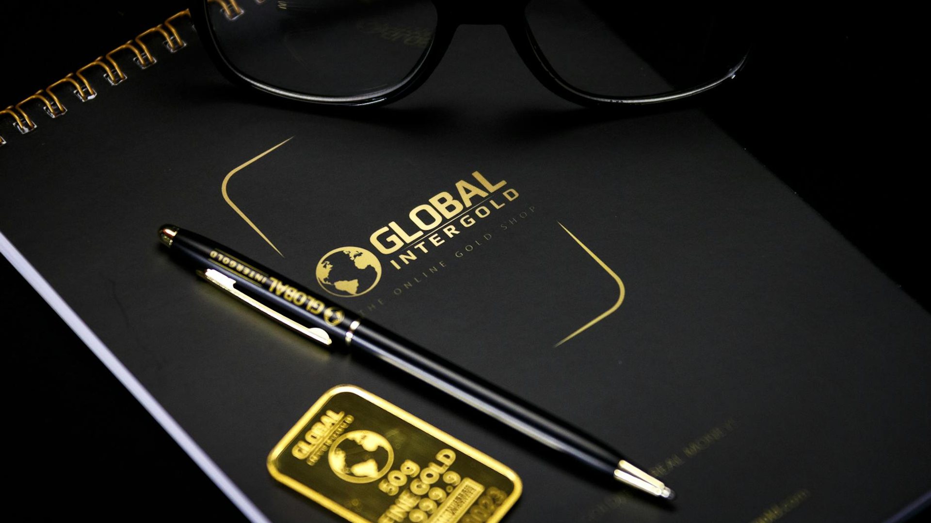 Top 10 Luxury Corporate Branded Gifts That Will Impress in 2026