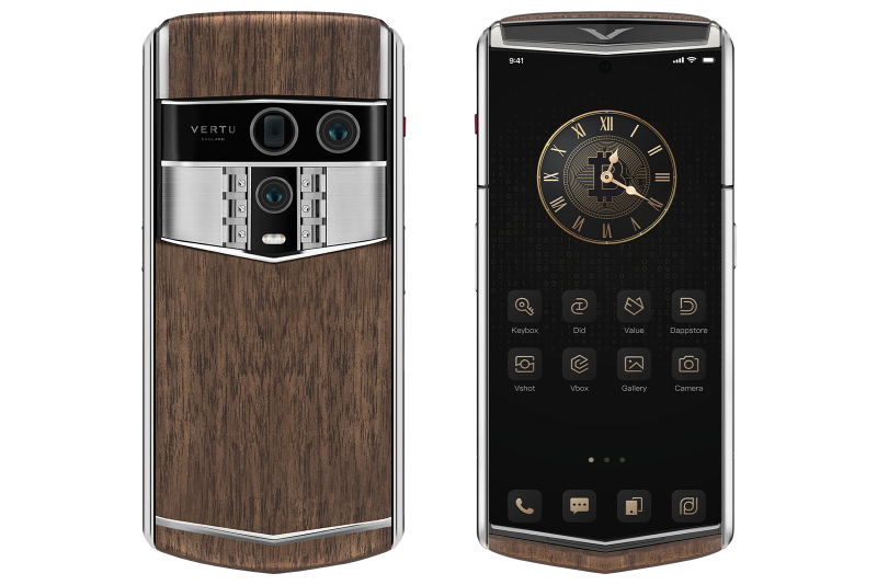 VERTU Agent Q Solid Walnut Edition – Exclusive Natural Wood Masterpiece