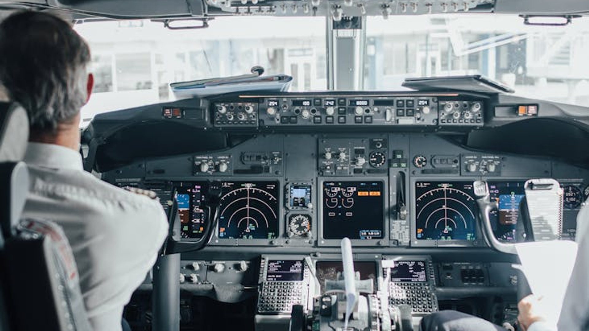 Private Jet Booking: Navigating Your First Aviation Operator