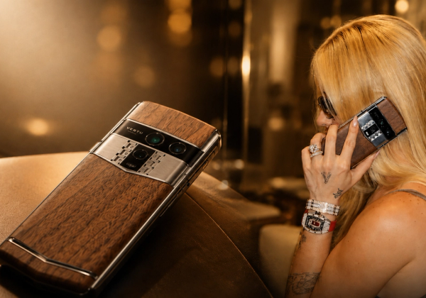 Virginia Fonseca’s VERTU Phone: Why Luxury Tech Is Trending