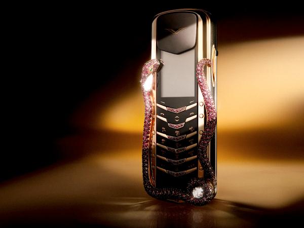 Top 5 Essential Features for Your Next Concierge Service Phone