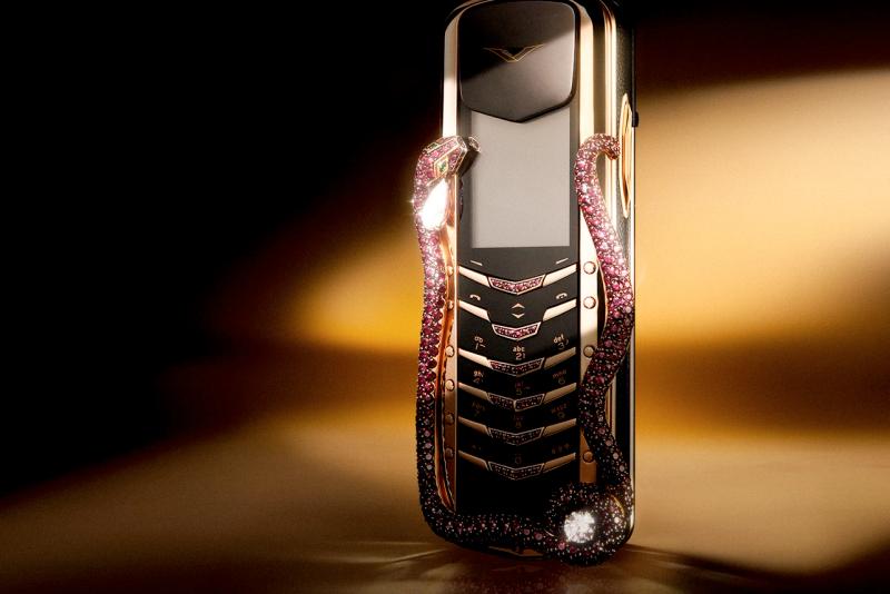 Top 5 Essential Features for Your Next Concierge Service Phone