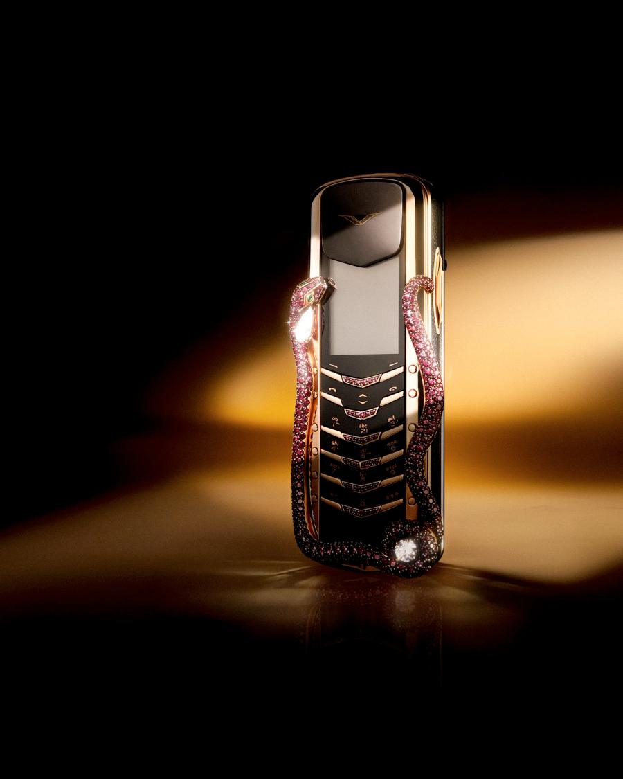 SIGNATURE COLLECTION