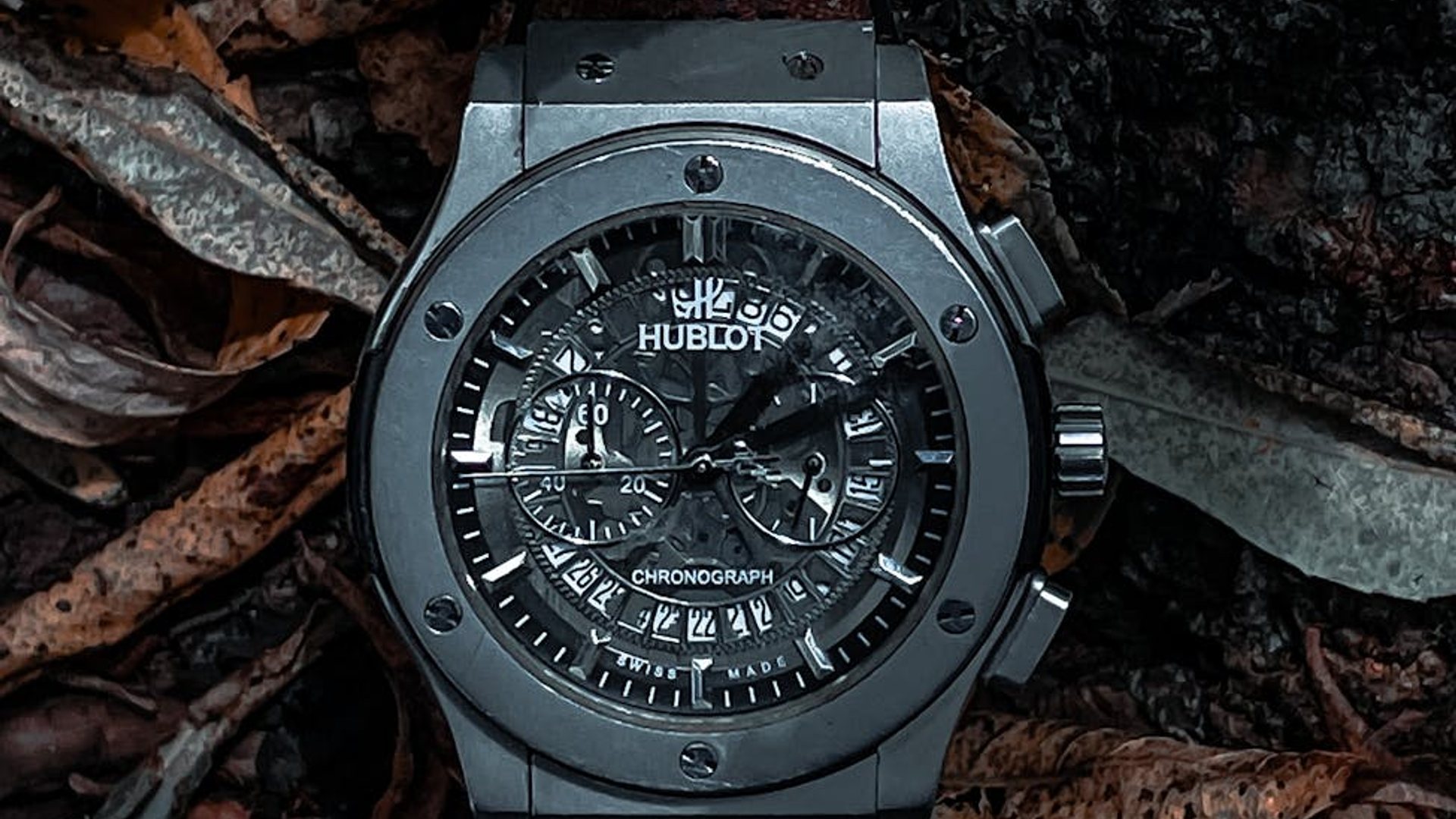 What is the top 5 luxury watch? Features Vertu MetaWatch