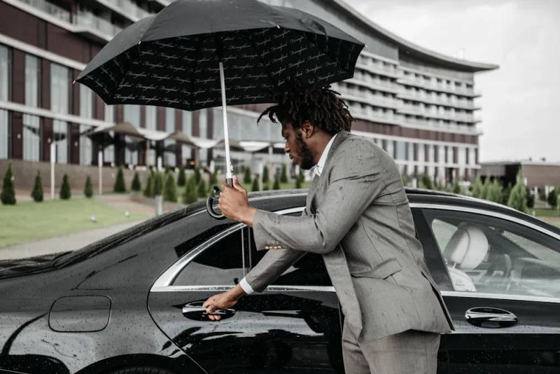 What High-End Personal Assistants Really Do for Wealthy Clients