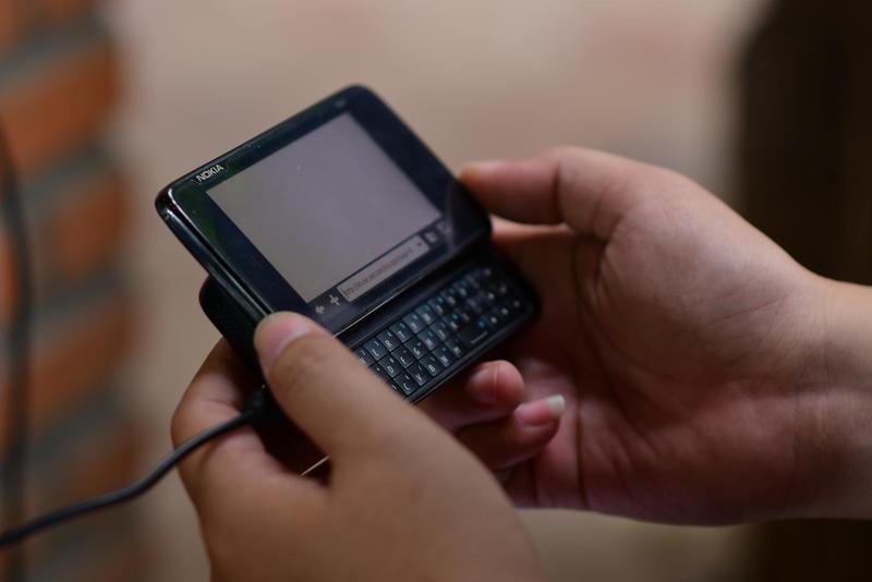 Keyboard Phones FAQ What US Users Need to Know About Tactile Typing