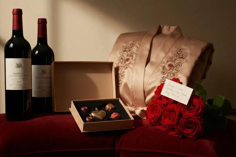 Top 8 Luxury Valentine's Gifts for Her Beyond Jewelry in 2026