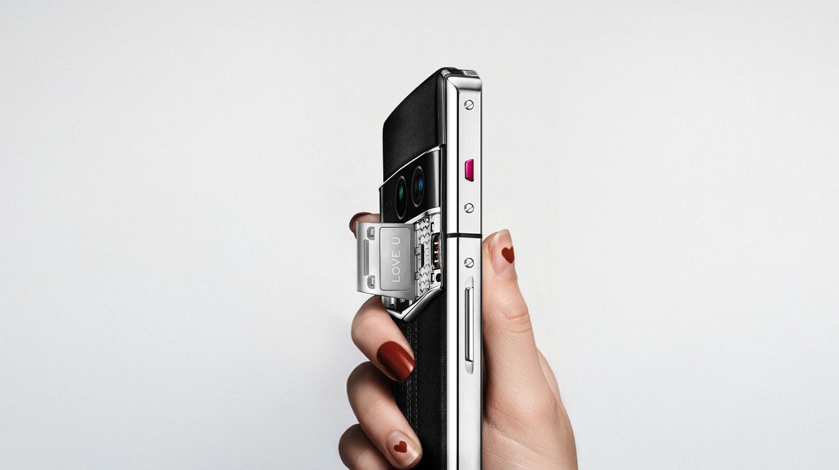 VERTU Valentine's Day 2026: Free Engraving on Any Luxury Phone Purchase