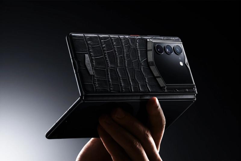 VERTU ALPHAFOLD Enters the Global Spotlight as a New Luxury AI Phone