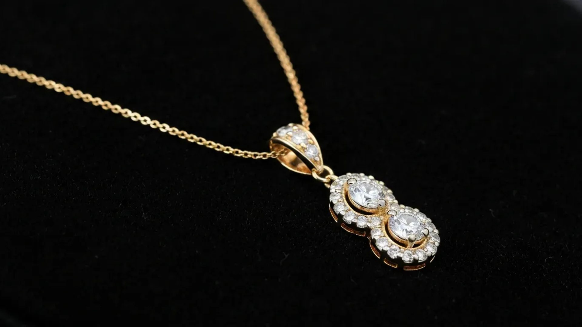 Top 10 Classic Luxury Jewelry Pieces to Invest In for 2026