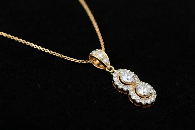 Top 10 Classic Luxury Jewelry Pieces to Invest In for 2026